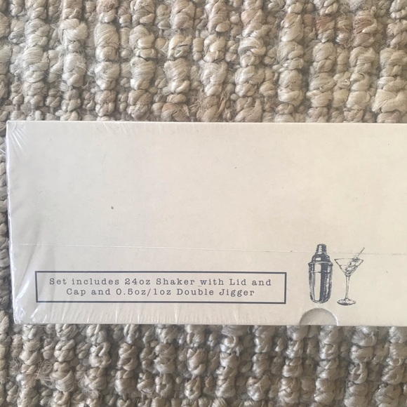 Cocktail Shaker Set New in Box - Picture 3 of 4